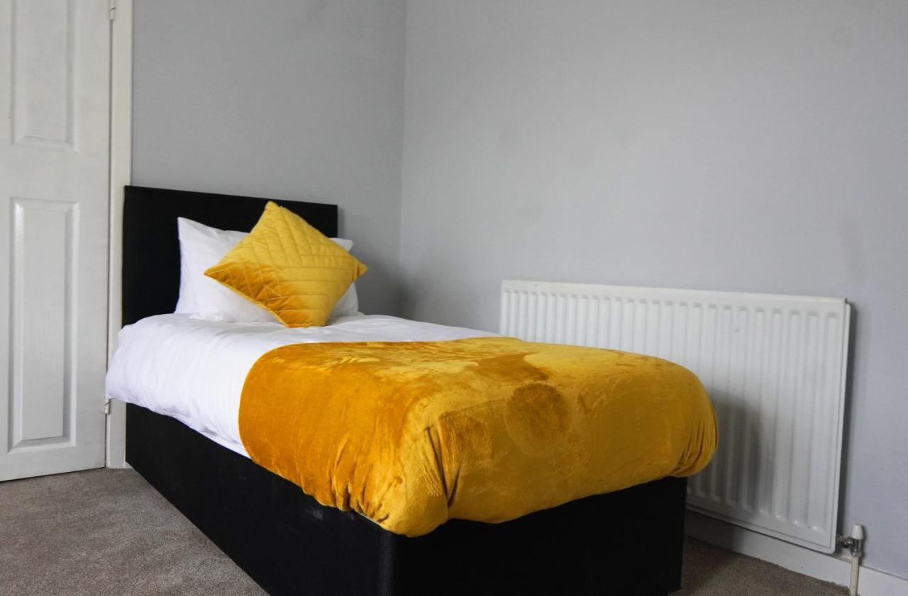 Portobello House - Four Bedroom House Perfect For Contractors - Sleeps 6 - Free Parking Wolverhampton Eksteriør billede