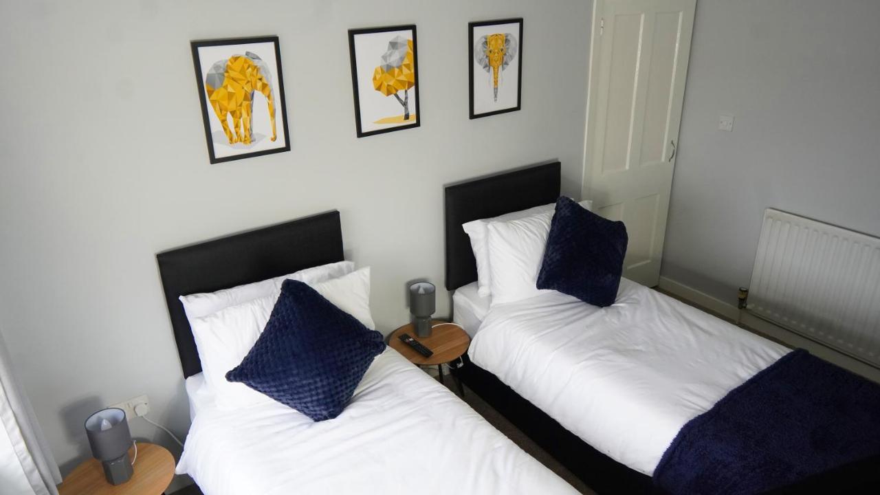 Portobello House - Four Bedroom House Perfect For Contractors - Sleeps 6 - Free Parking Wolverhampton Eksteriør billede