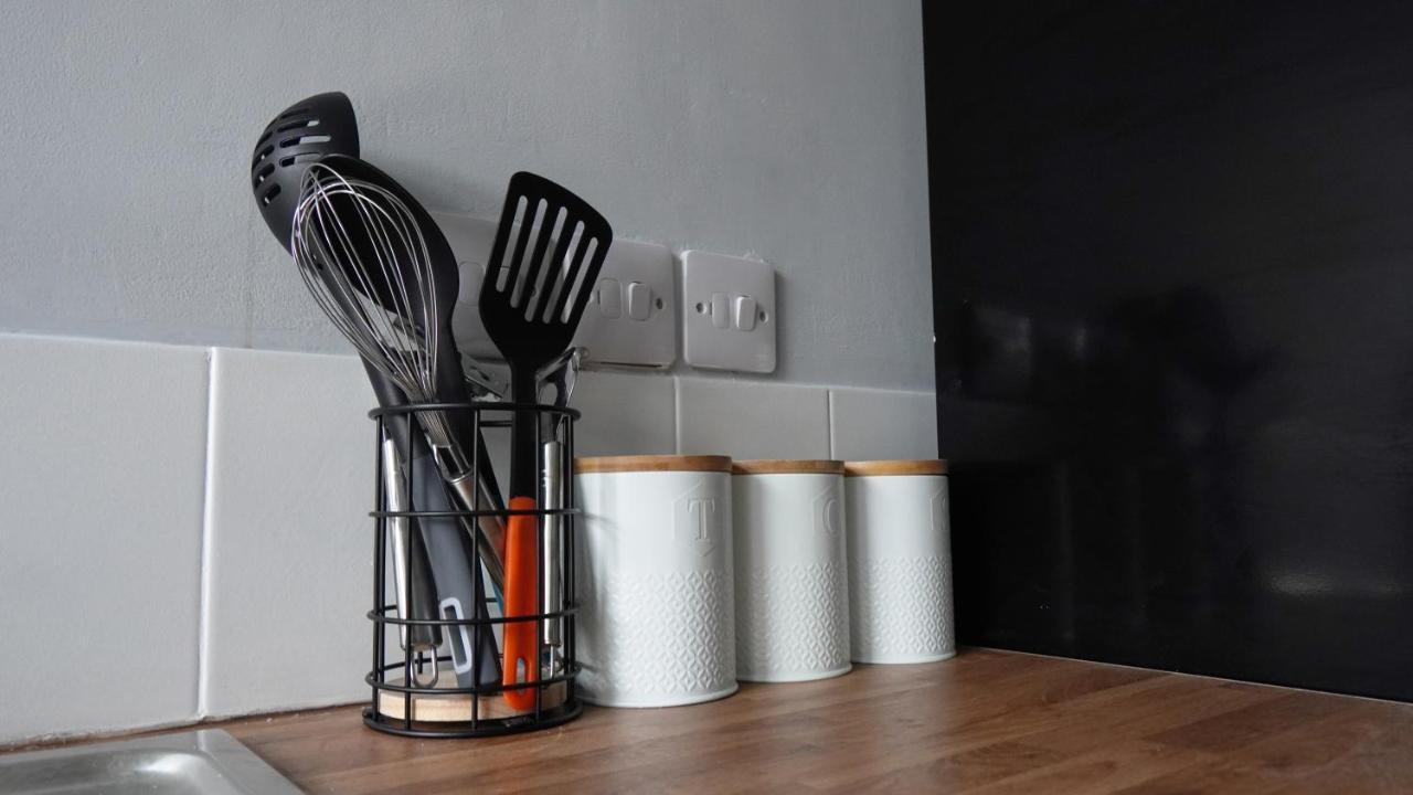 Portobello House - Four Bedroom House Perfect For Contractors - Sleeps 6 - Free Parking Wolverhampton Eksteriør billede