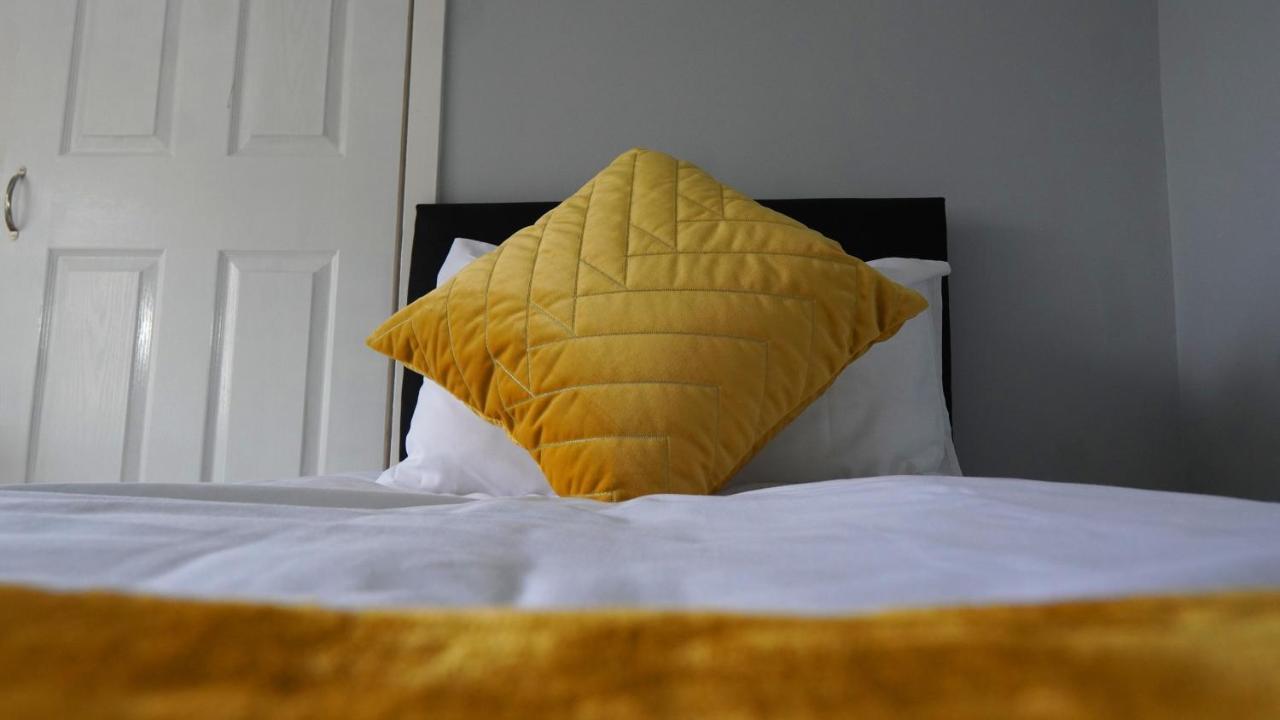 Portobello House - Four Bedroom House Perfect For Contractors - Sleeps 6 - Free Parking Wolverhampton Eksteriør billede