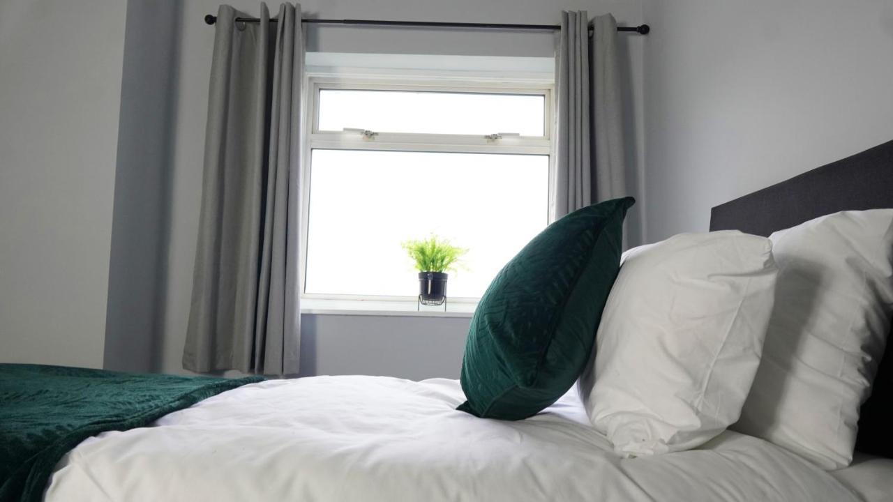 Portobello House - Four Bedroom House Perfect For Contractors - Sleeps 6 - Free Parking Wolverhampton Eksteriør billede