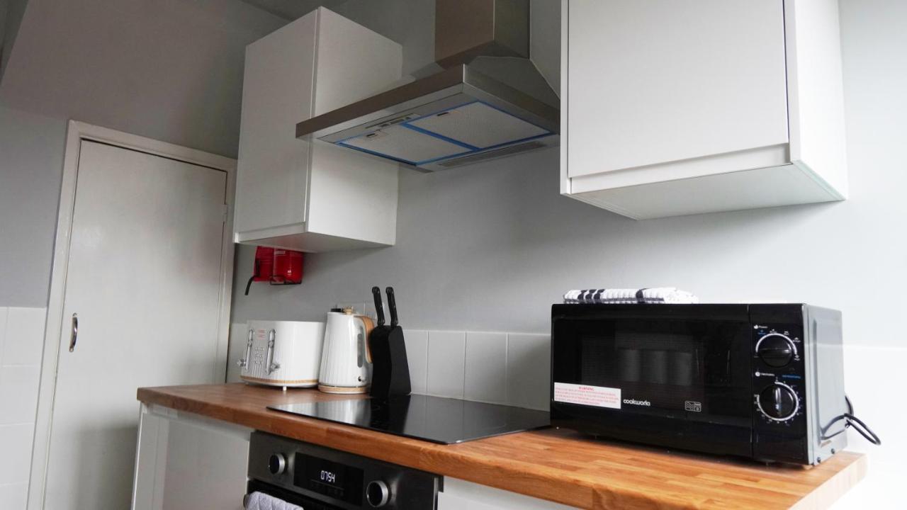 Portobello House - Four Bedroom House Perfect For Contractors - Sleeps 6 - Free Parking Wolverhampton Eksteriør billede