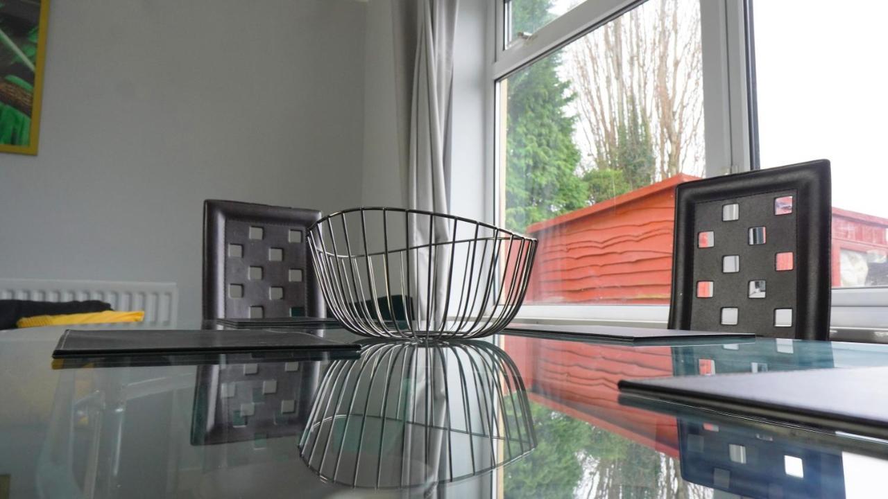 Portobello House - Four Bedroom House Perfect For Contractors - Sleeps 6 - Free Parking Wolverhampton Eksteriør billede