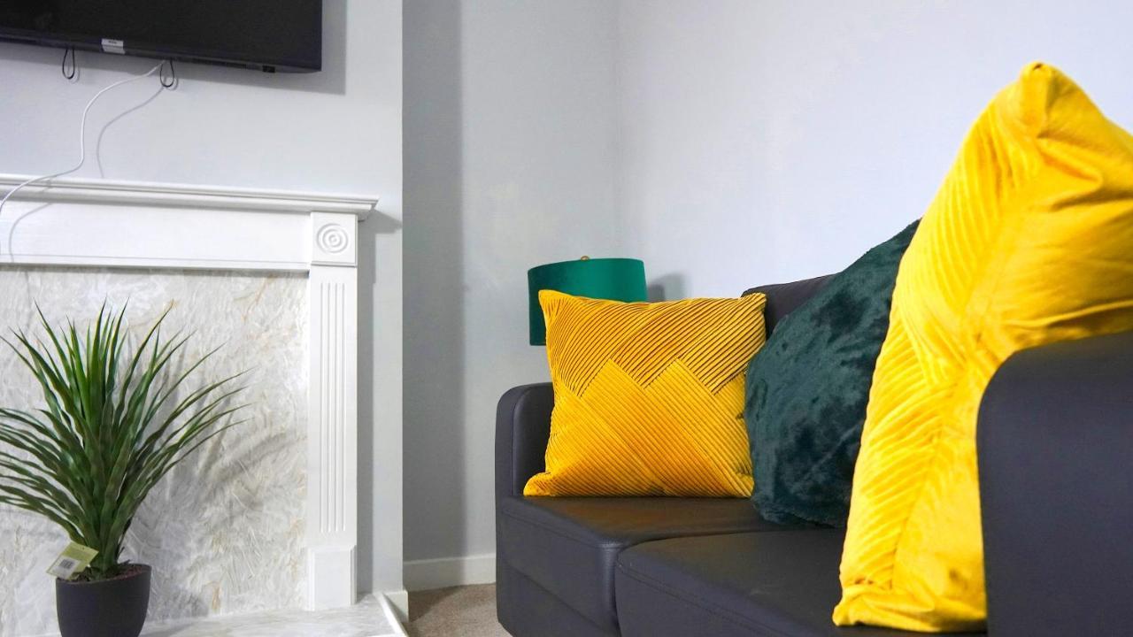 Portobello House - Four Bedroom House Perfect For Contractors - Sleeps 6 - Free Parking Wolverhampton Eksteriør billede