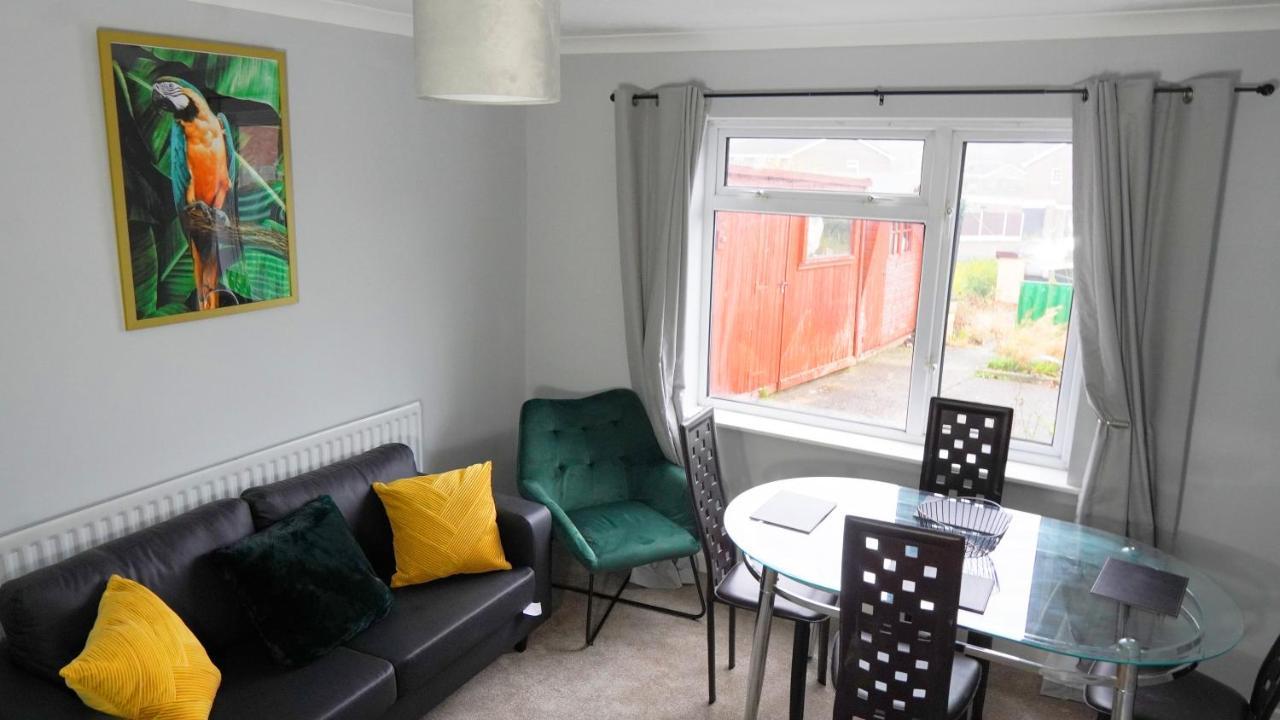 Portobello House - Four Bedroom House Perfect For Contractors - Sleeps 6 - Free Parking Wolverhampton Eksteriør billede