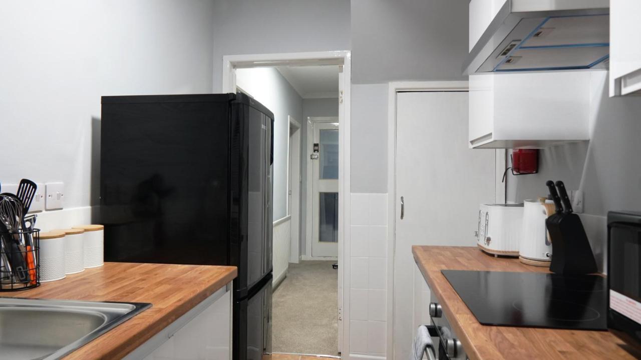 Portobello House - Four Bedroom House Perfect For Contractors - Sleeps 6 - Free Parking Wolverhampton Eksteriør billede