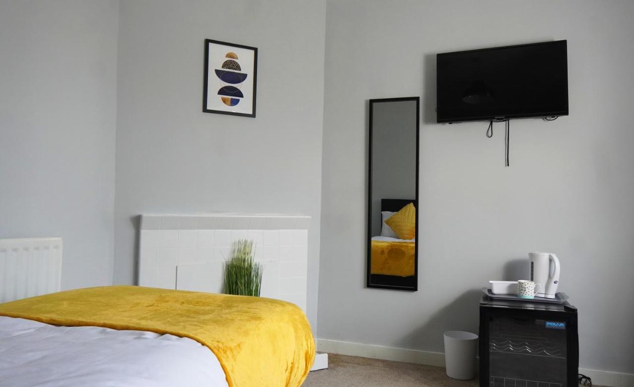 Portobello House - Four Bedroom House Perfect For Contractors - Sleeps 6 - Free Parking Wolverhampton Eksteriør billede
