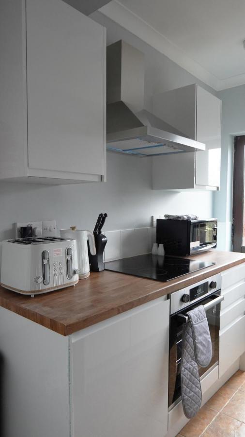 Portobello House - Four Bedroom House Perfect For Contractors - Sleeps 6 - Free Parking Wolverhampton Eksteriør billede